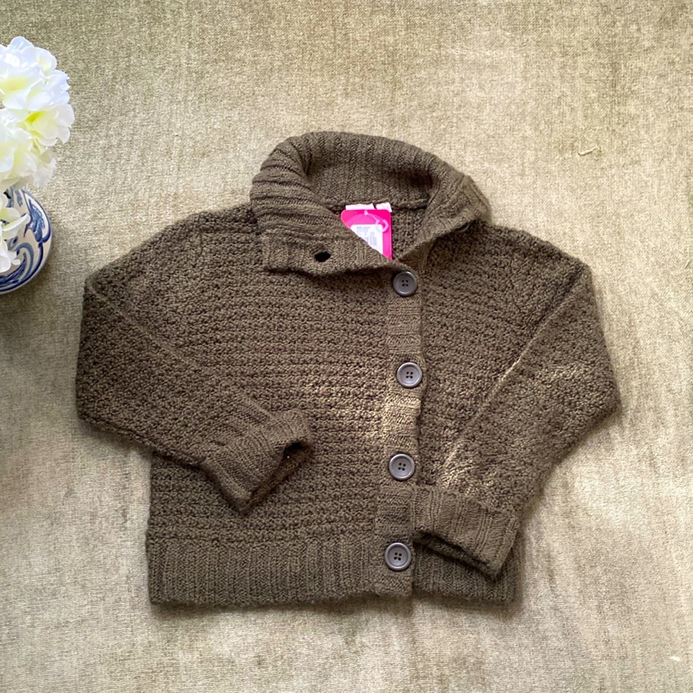 Xhiliration forest green button up collar sweater